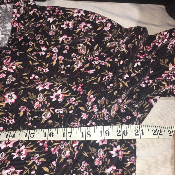 Demin & Co. Corduroy Flower Longsleeve - Picture 9 of 11